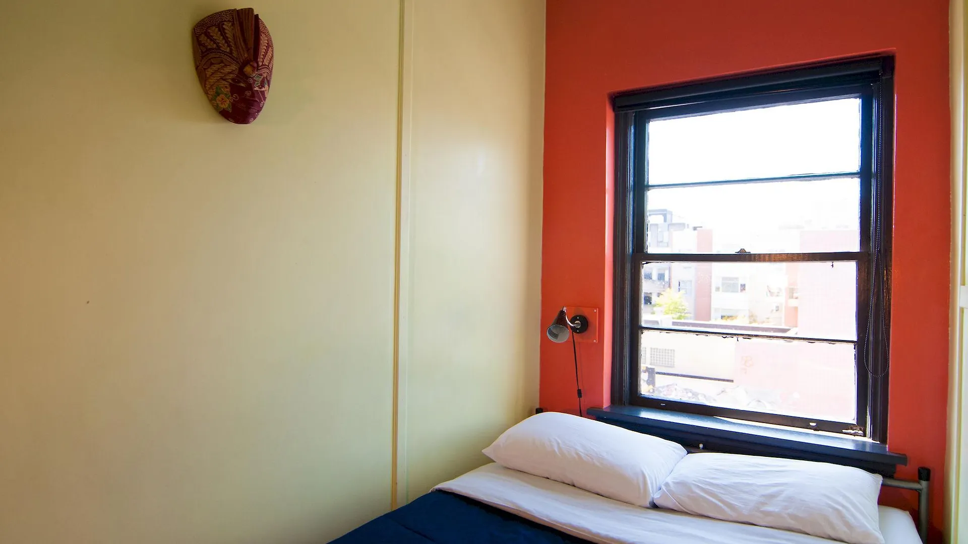 Ocean Island Inn | Backpackers | Suites Victoria