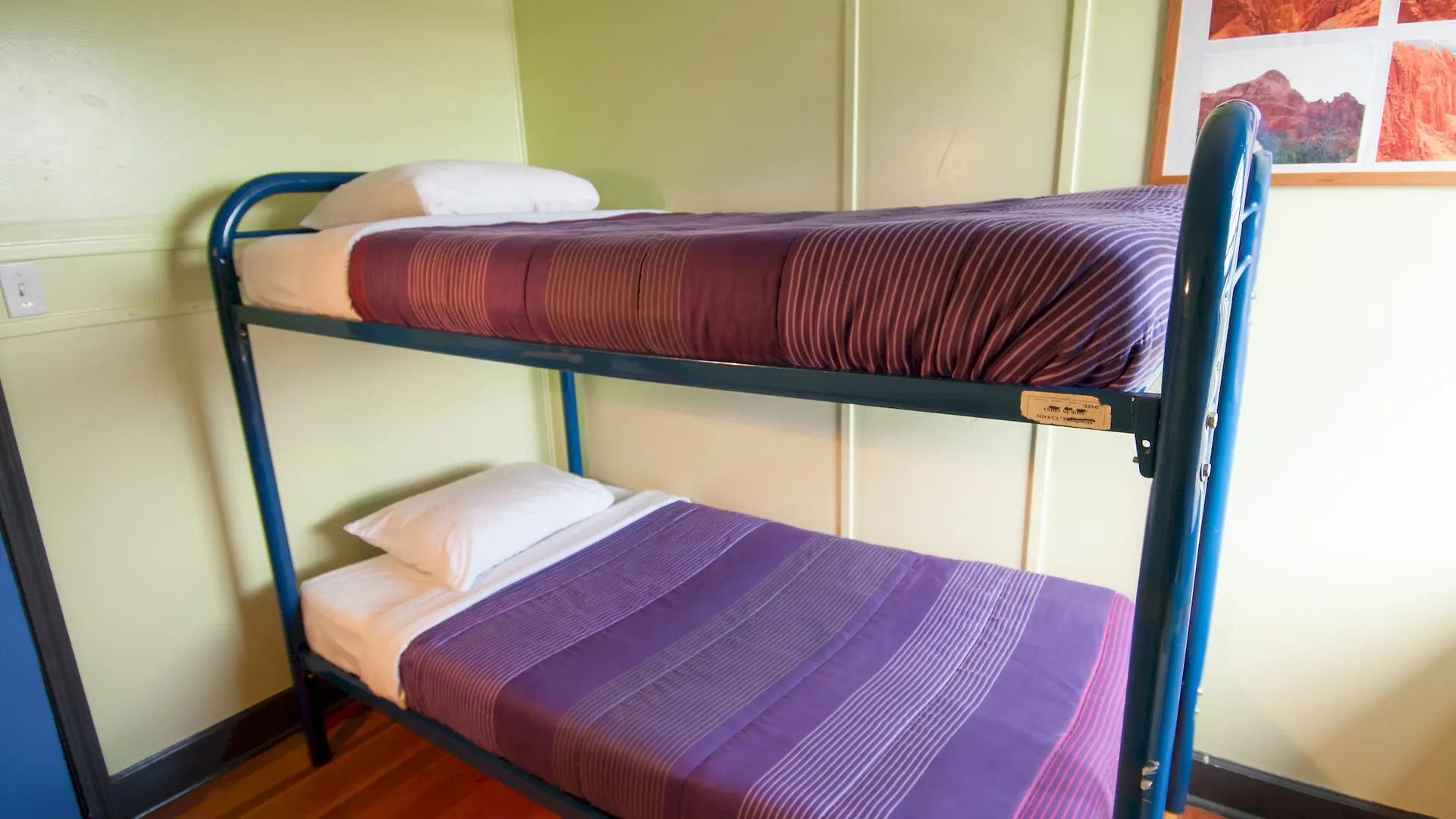 Hostel Ocean Island Inn | Backpackers | Suites Victoria